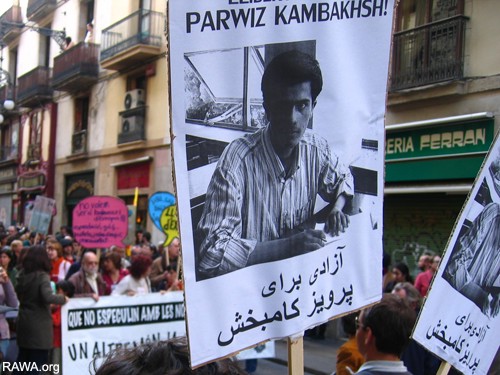People showing their support to Parwiz Kambakhsh from Barcelona (Europe) in the frame of the Catalan Social Forum